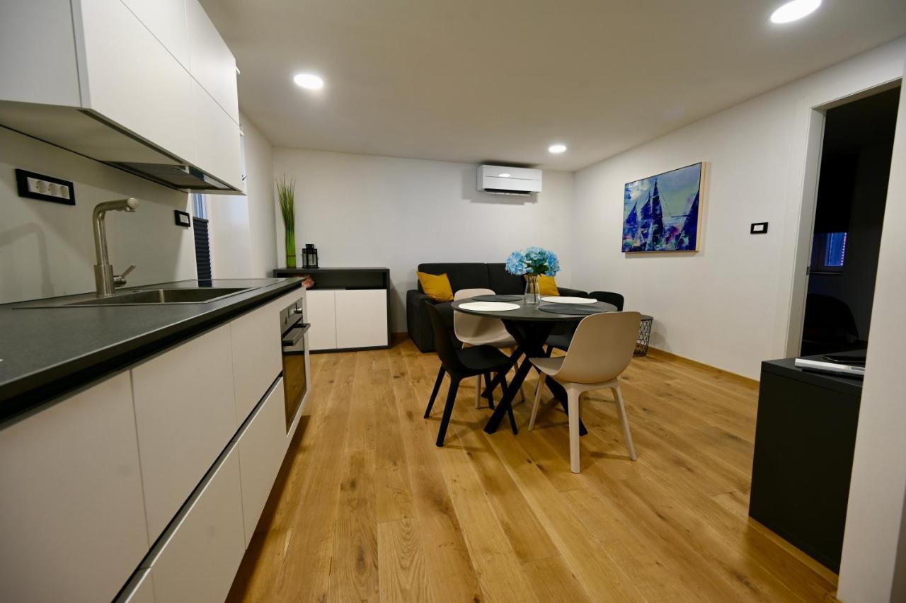 Poseidon Apartment Izola Exteriör bild
