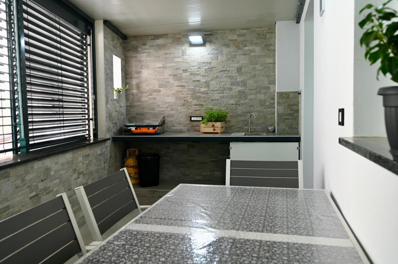 Poseidon Apartment Izola Exteriör bild